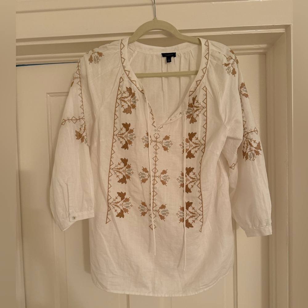 Talbots size Small embroidered top. LIKE NEW